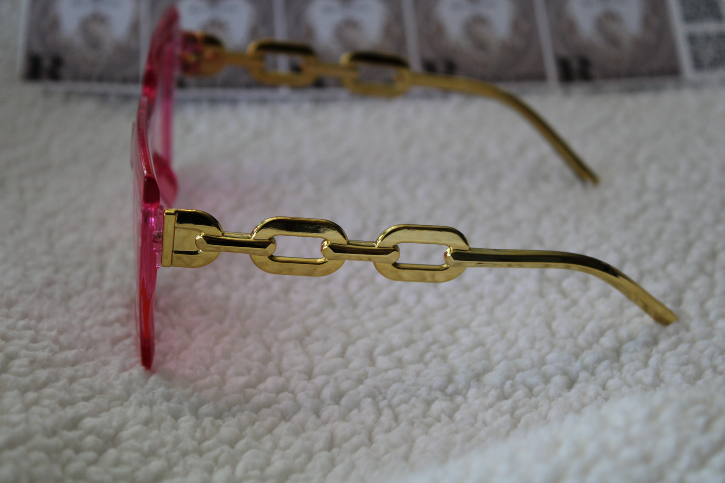 Sunglasses pink gold color on side