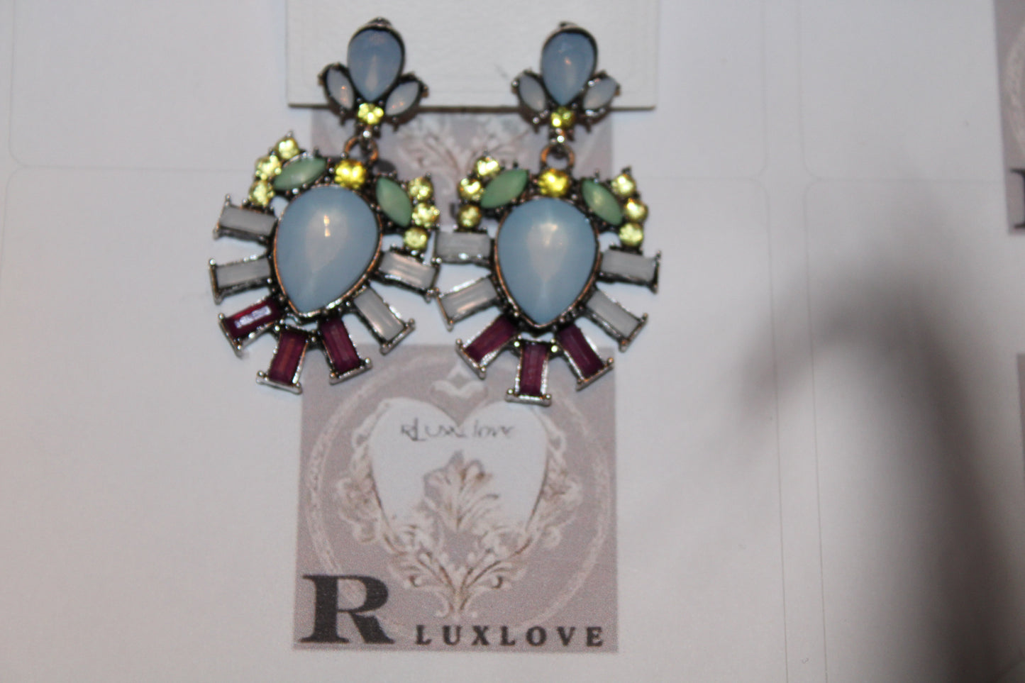 EARRING R